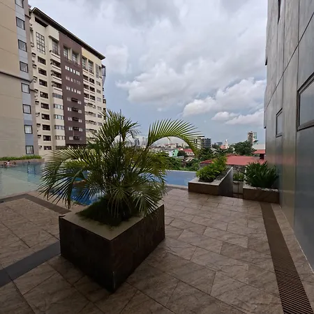 5 Spacious Studio\'S With Pool Near Sm & Ayala